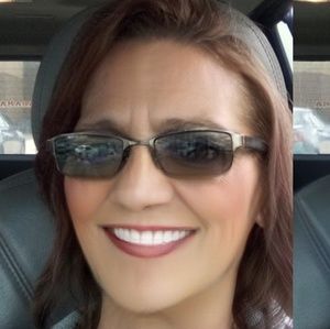 Meet your Posher, Renea